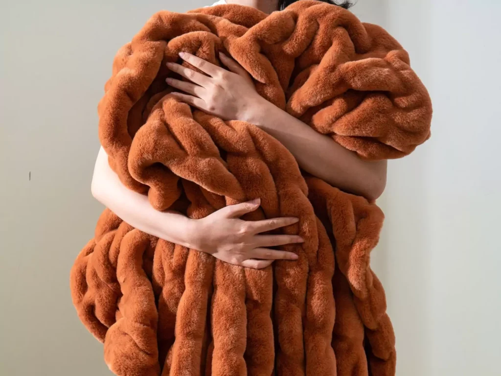 ideal for faux fur blankets